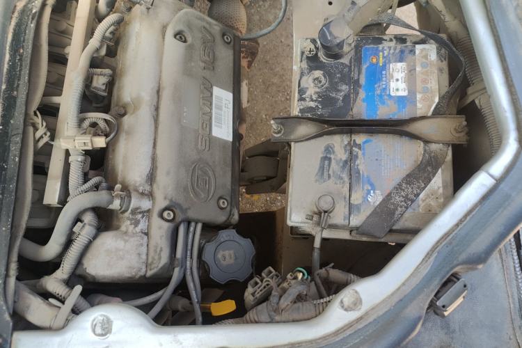 Used Wuling Zhiguang 2010 1.0L New Version Practical Short-Body L2Y Engine Bay