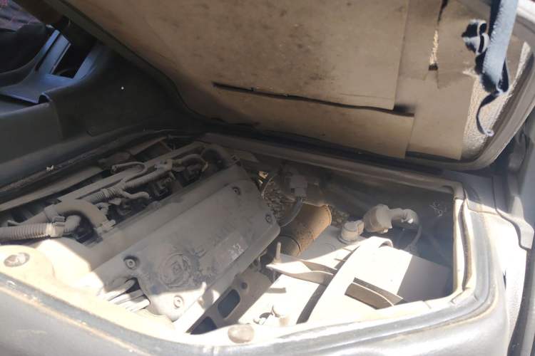 Used Wuling Zhiguang 2010 1.0L New Edition Practical Version with Extended Body L2Y Engine Bay