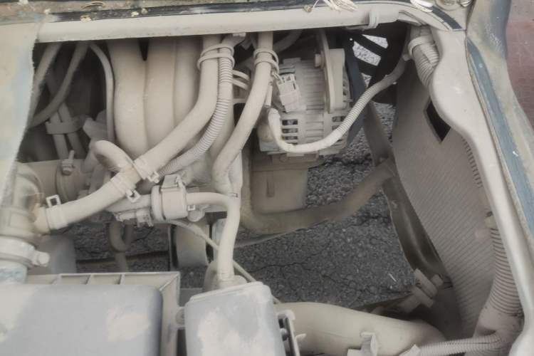 Used Wuling Zhiguang 2010 1.0L Liye Edition Engine Bay