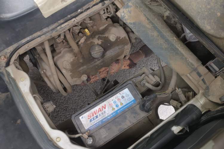 Used Wuling Zhiguang 2010 1.0L Liye Edition Engine Bay