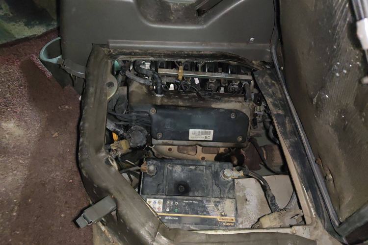 Used Wuling Zhiguang 2010 1.2L New Standard Version I Long Body LAQ Engine Bay