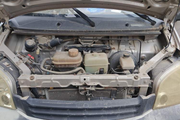 Used Wuling Zhiguang 2010 1.0L New Version Lyeyi Style with Extended Body Engine Bay