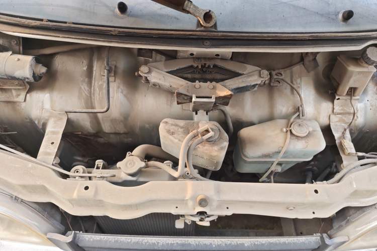 Used Wuling Zhiguang 2010 1.0L Liye Edition Engine Bay