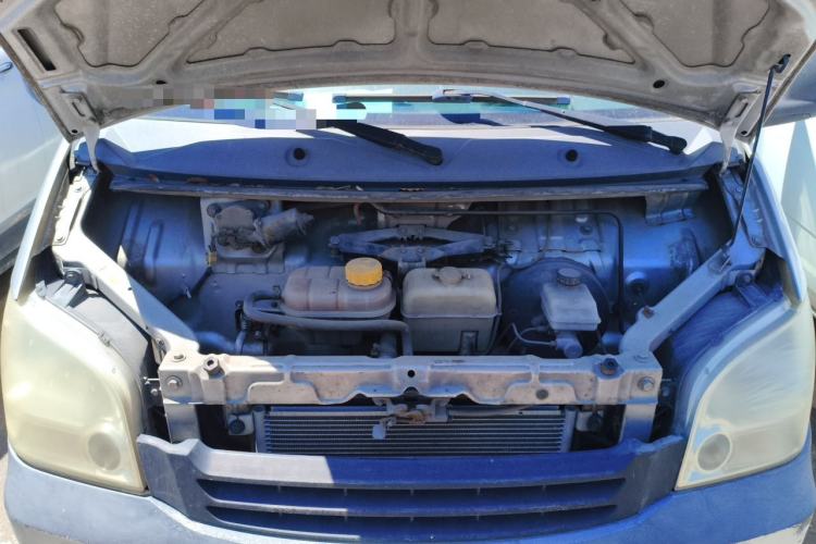 Used Wuling Zhiguang 2010 1.0L New Version Practical Short-Body L2Y Engine Bay