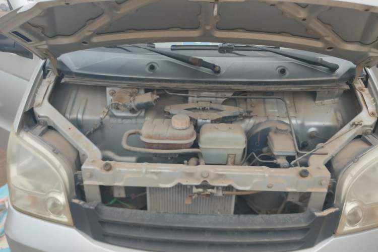 Used Wuling Zhiguang 2010 1.0L New Version Practical Short-Body L2Y Engine Bay
