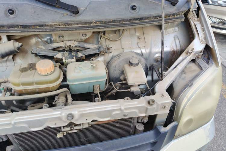 Used Wuling Zhiguang 2010 1.1L New Standard Version I Long Body LXA Engine Bay Left
