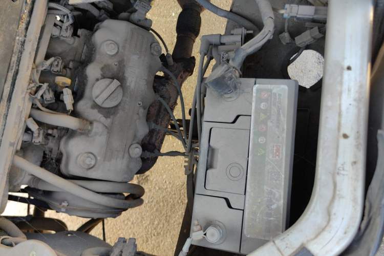Used Wuling Zhiguang 2010 1.0L Liye Edition Engine Bay Left