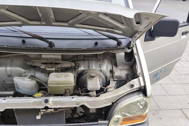Used Wuling Zhiguang 2010 1.0L New Version Liye Style with Shorter Body Engine Bay Left