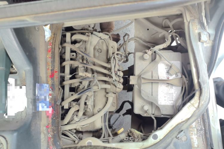 Used Wuling Zhiguang 2010 1.0L New Version Practical Short-Body L2Y Engine Bay Left