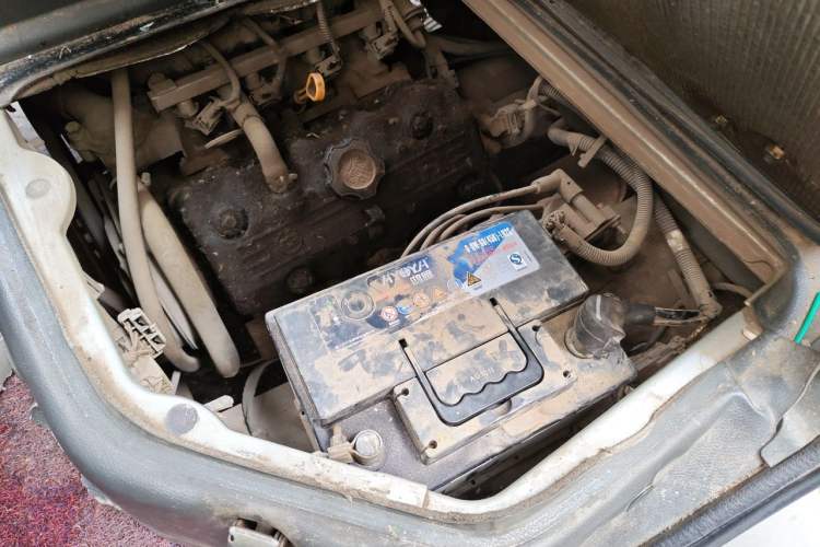 Used Wuling Zhiguang 2010 1.0L New Version Liye Style with Shorter Body Engine Bay Left