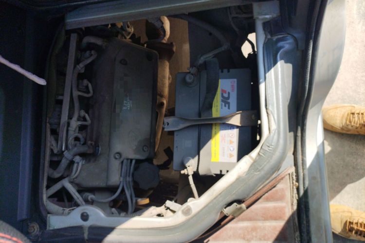 Used Wuling Zhiguang 2010 1.0L New Version Practical Edition with Short Body Engine Bay Left