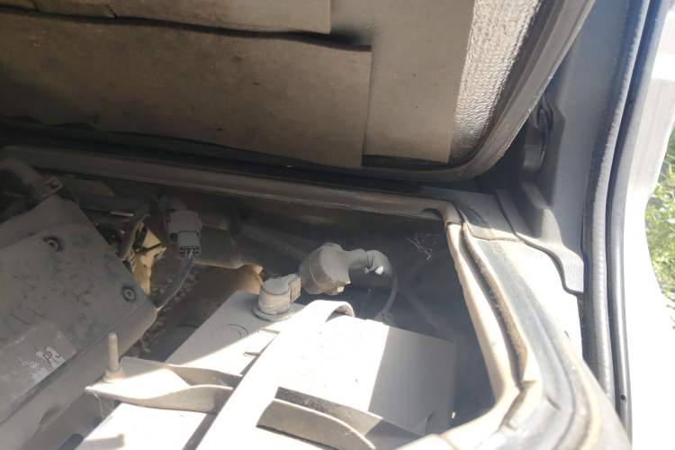 Used Wuling Zhiguang 2010 1.0L New Edition Practical Version with Extended Body L2Y Engine Bay Left