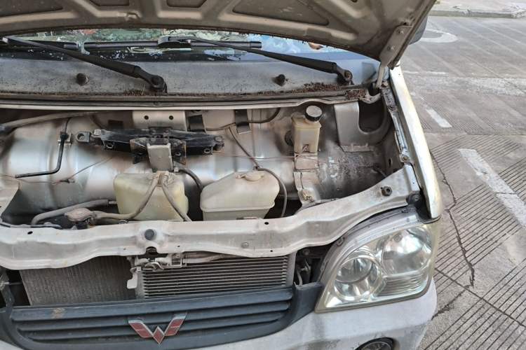 Used Wuling Zhiguang 2010 1.0L Liye Edition Engine Bay Left