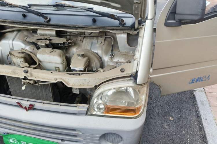 Used Wuling Zhiguang 2010 1.0L Liye Edition Engine Bay Left