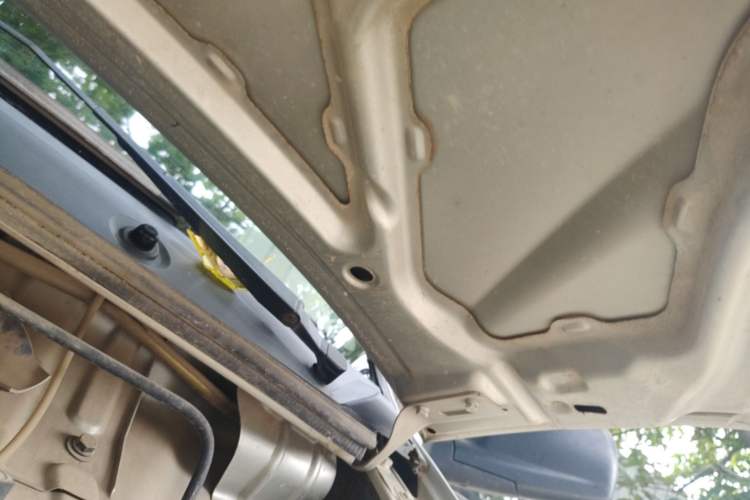 Used Wuling Zhiguang 2010 1.1L New Edition Practical Short-Body LXA Engine Bay Left