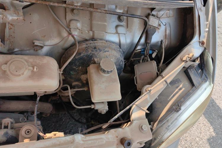Used Wuling Zhiguang 2010 1.1L New Edition Practical Short-Body LXA Engine Bay Left