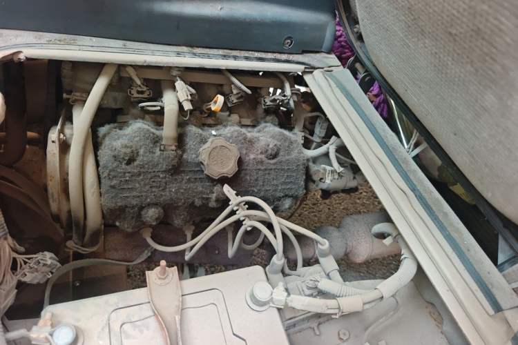 Used Wuling Zhiguang 2010 1.0L Liye Edition Engine Bay Left