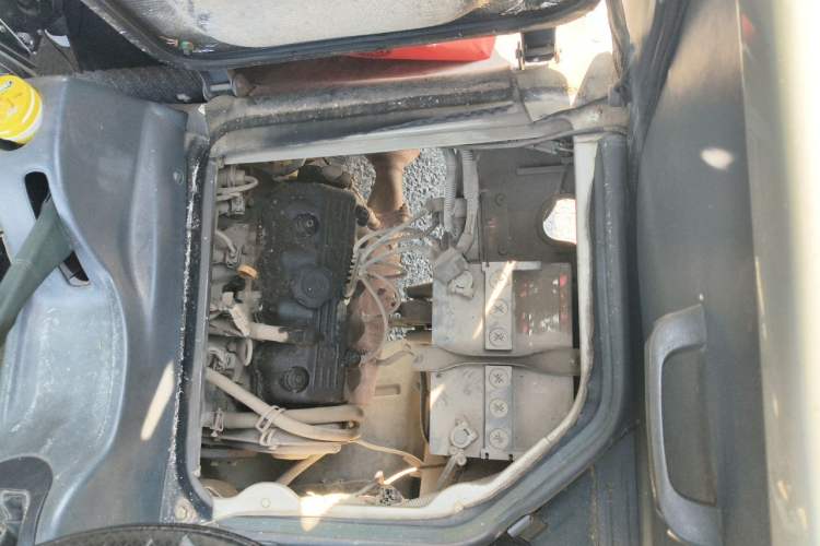 Used Wuling Zhiguang 2010 1.0L Liye Edition Engine Bay Left