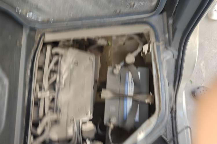 Used Wuling Zhiguang 2010 1.0L New Version Practical Short-Body L2Y Engine Bay Left