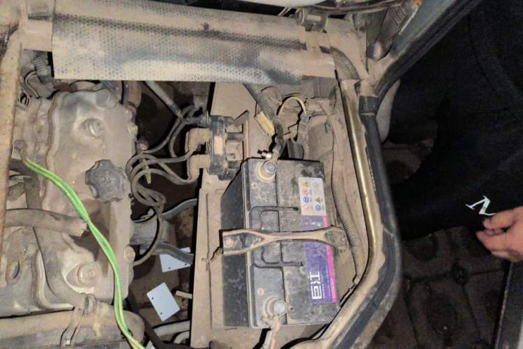 Used Wuling Zhiguang 2010 1.0L Liye Edition Engine Bay Left