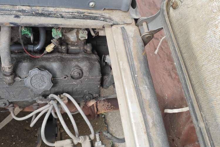 Used Wuling Zhiguang 2010 1.0L Liye Edition Engine Bay Left