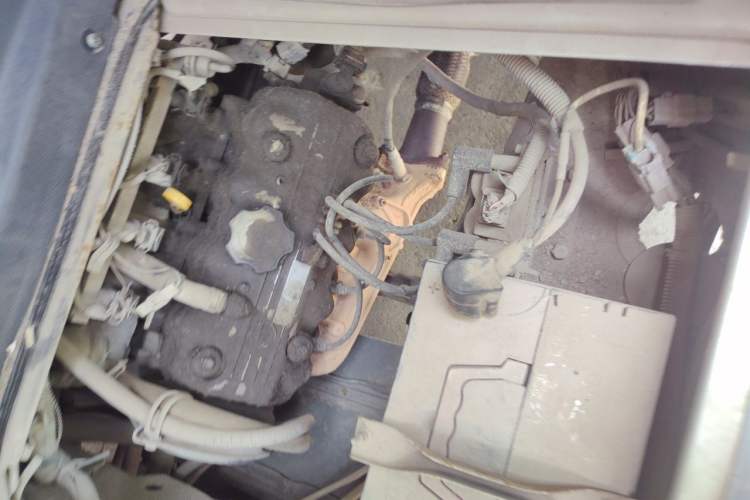 Used Wuling Zhiguang 2010 1.0L Base Version Engine Bay Left