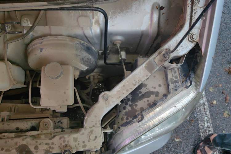 Used Wuling Zhiguang 2010 1.0L New Version Practical Short-Body L2Y Engine Bay Left