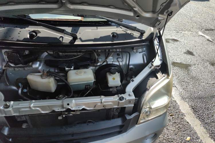 Used Wuling Zhiguang 2010 1.0L New Version Liye Style with Shorter Body Engine Bay Left