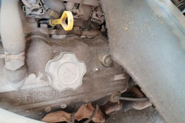 Used Wuling Zhiguang 2010 1.0L Extended Version Basic Model Engine Bay Left