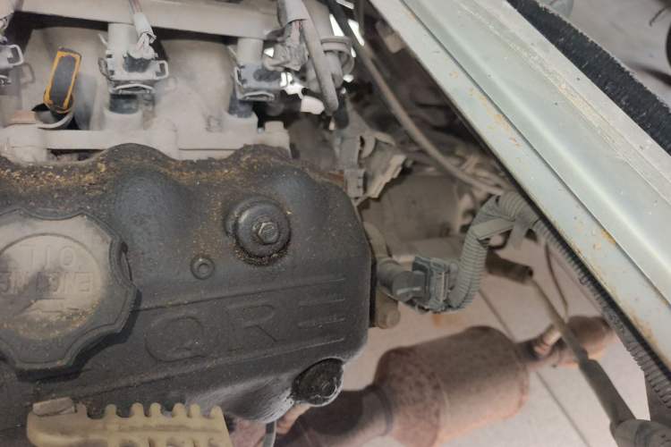 Used Wuling Zhiguang 2010 1.0L Base Version Engine Bay Left