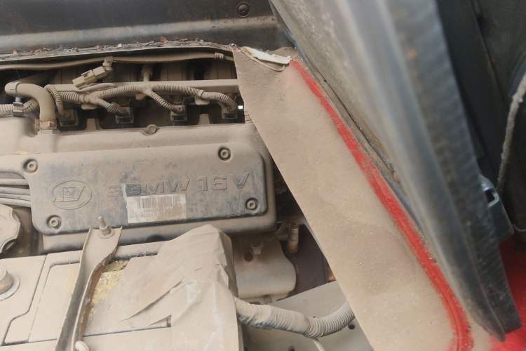 Used Wuling Zhiguang 2010 1.0L New Version Practical Short-Body L2Y Engine Bay Left