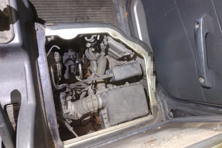Used Wuling Zhiguang 2010 1.1L New Edition Practical Short-Body LXA Engine Bay Left