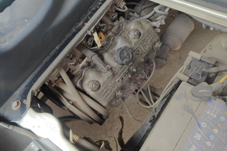 Used Wuling Zhiguang 2010 1.0L Liye Edition Engine Bay