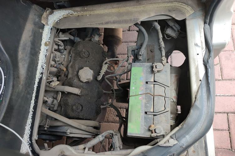 Used Wuling Zhiguang 2010 1.0L Liye Edition Engine Bay