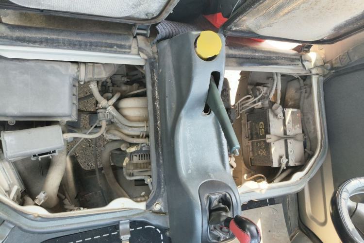Used Wuling Zhiguang 2010 1.0L Liye Edition Engine Bay