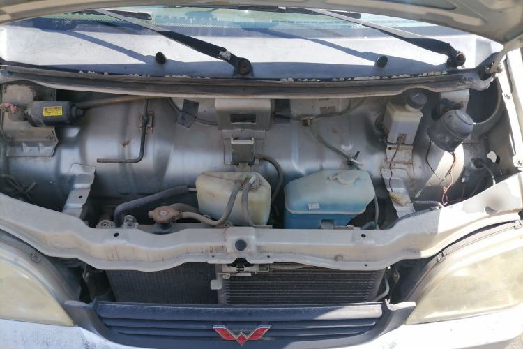 Used Wuling Zhiguang 2010 1.0L Liye Edition Engine Bay