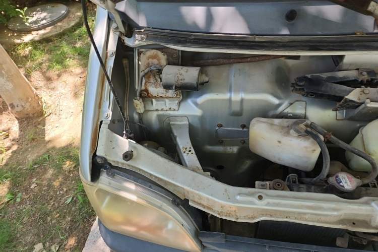 Used Wuling Zhiguang 2010 1.0L Liye Edition Engine Bay Right