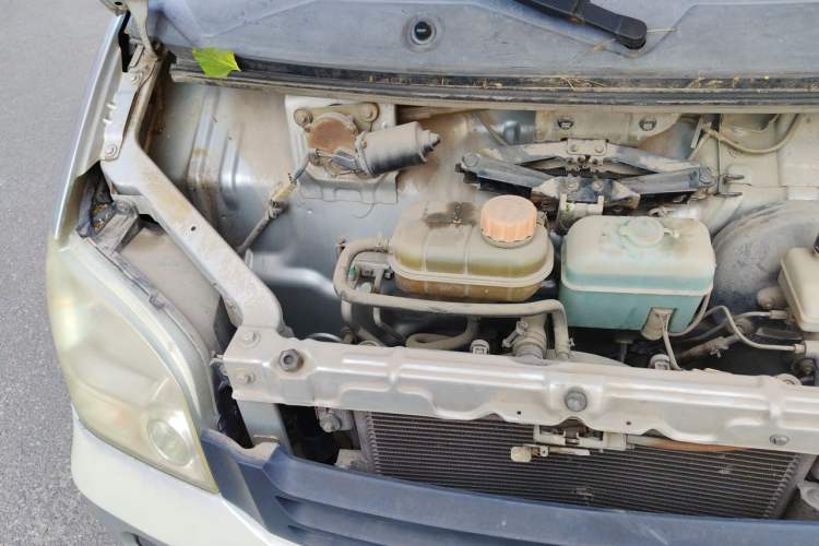 Used Wuling Zhiguang 2010 1.1L New Standard Version I Long Body LXA Engine Bay Right