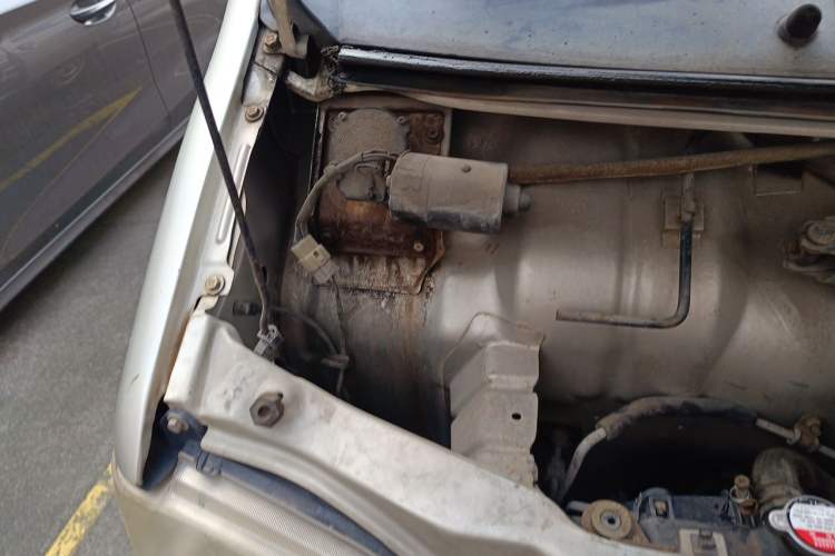 Used Wuling Zhiguang 2010 1.0L Liye Edition Engine Bay Right
