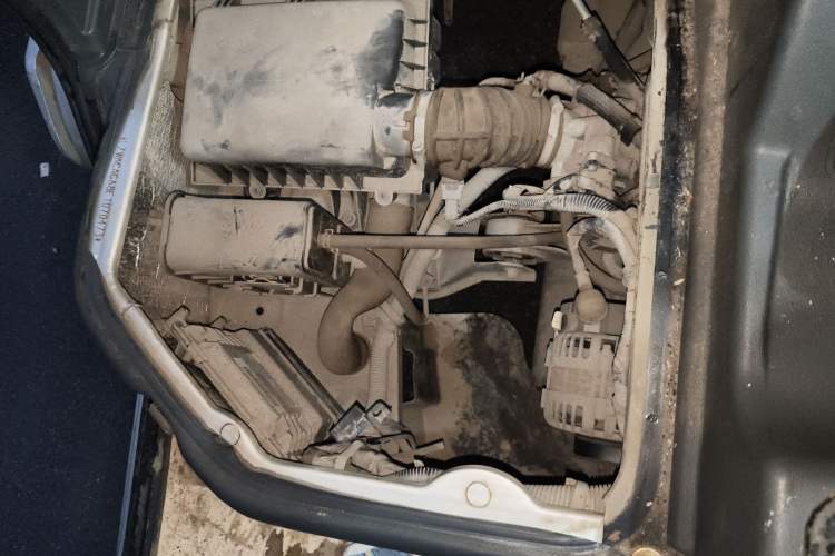 Used Wuling Zhiguang 2010 1.0L New Version Practical Short-Body L2Y Engine Bay Right