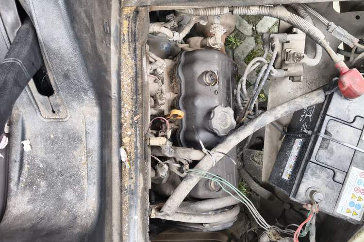 Used Wuling Zhiguang 2010 1.0L Liye Edition Engine Bay Right