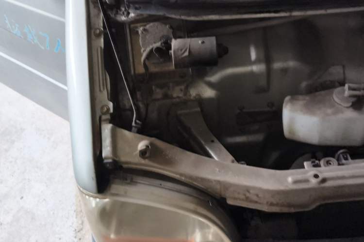 Used Wuling Zhiguang 2010 1.0L Liye Edition Engine Bay Right