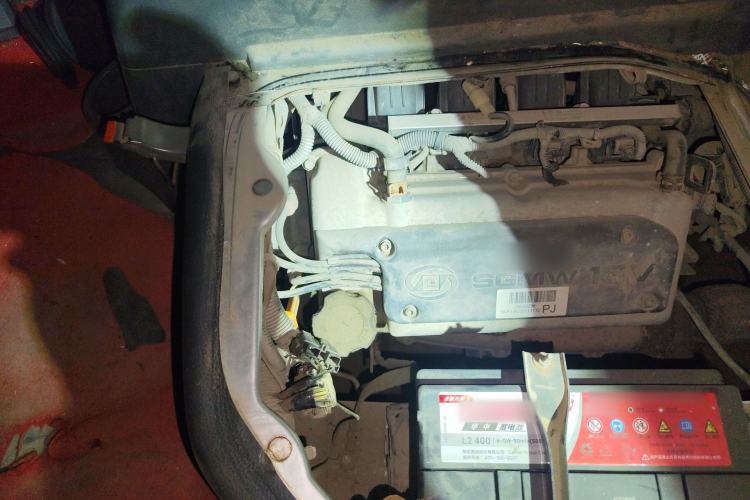 Used Wuling Zhiguang 2010 1.0L Liye Edition Engine Bay Right
