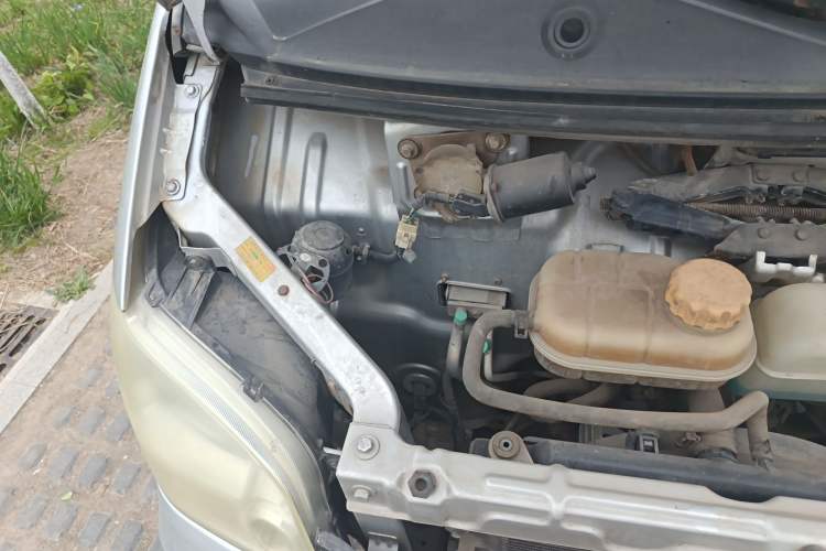Used Wuling Zhiguang 2010 1.1L New Standard Version I Long Body LXA Engine Bay Right