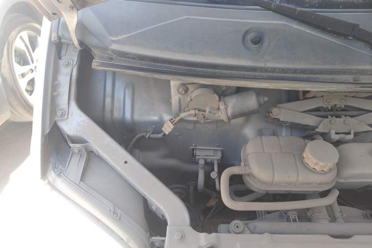 Used Wuling Zhiguang 2010 1.0L New Version Practical Short-Body L2Y Engine Bay Right