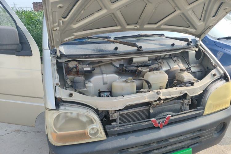 Used Wuling Zhiguang 2010 1.0L Base Version Engine Bay Right