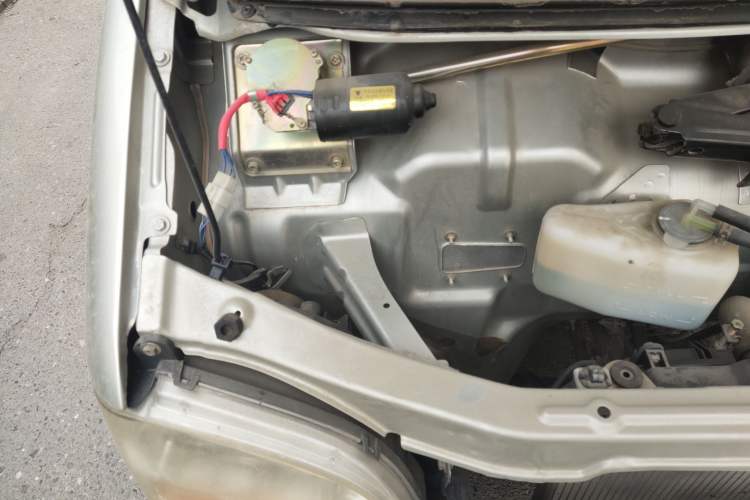 Used Wuling Zhiguang 2010 1.0L Liye Edition Engine Bay Right