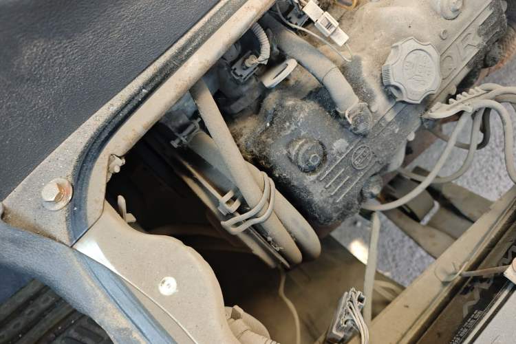 Used Wuling Zhiguang 2010 1.0L Extended Version Basic Model Engine Bay Right