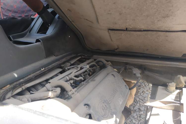 Used Wuling Zhiguang 2010 1.0L New Edition Practical Version with Extended Body L2Y Engine Bay Right
