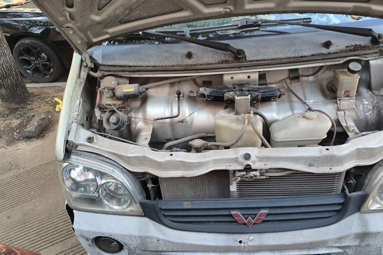 Used Wuling Zhiguang 2010 1.0L Liye Edition Engine Bay Right